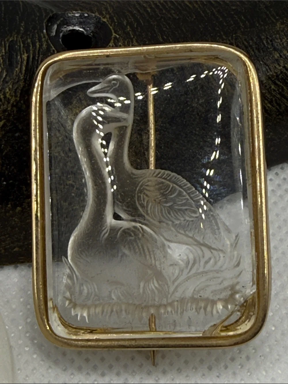 Vintage intaglio glass untested metal unsigned unmarked Glass Swan pin brooch